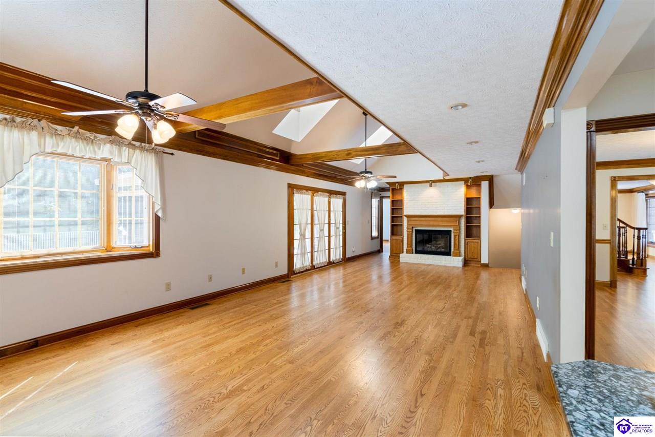 Listing Picture 404 S Maple Street Elizabethtown, KY 42701 MLS HK24004123