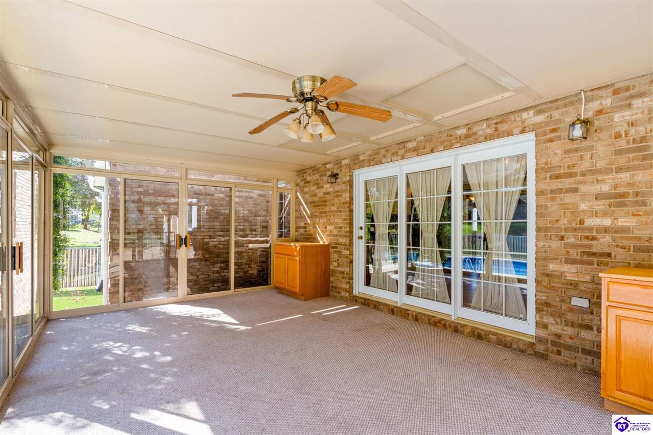 Listing Picture 404 S Maple Street Elizabethtown, KY 42701 MLS HK24004123