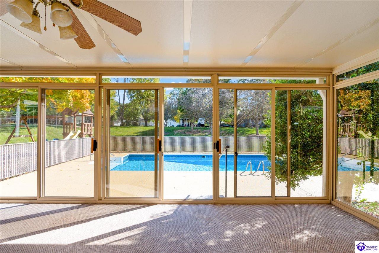 Listing Picture 404 S Maple Street Elizabethtown, KY 42701 MLS HK24004123