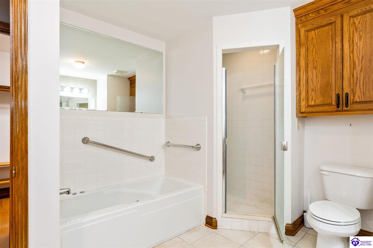 Listing Picture 404 S Maple Street Elizabethtown, KY 42701 MLS HK24004123