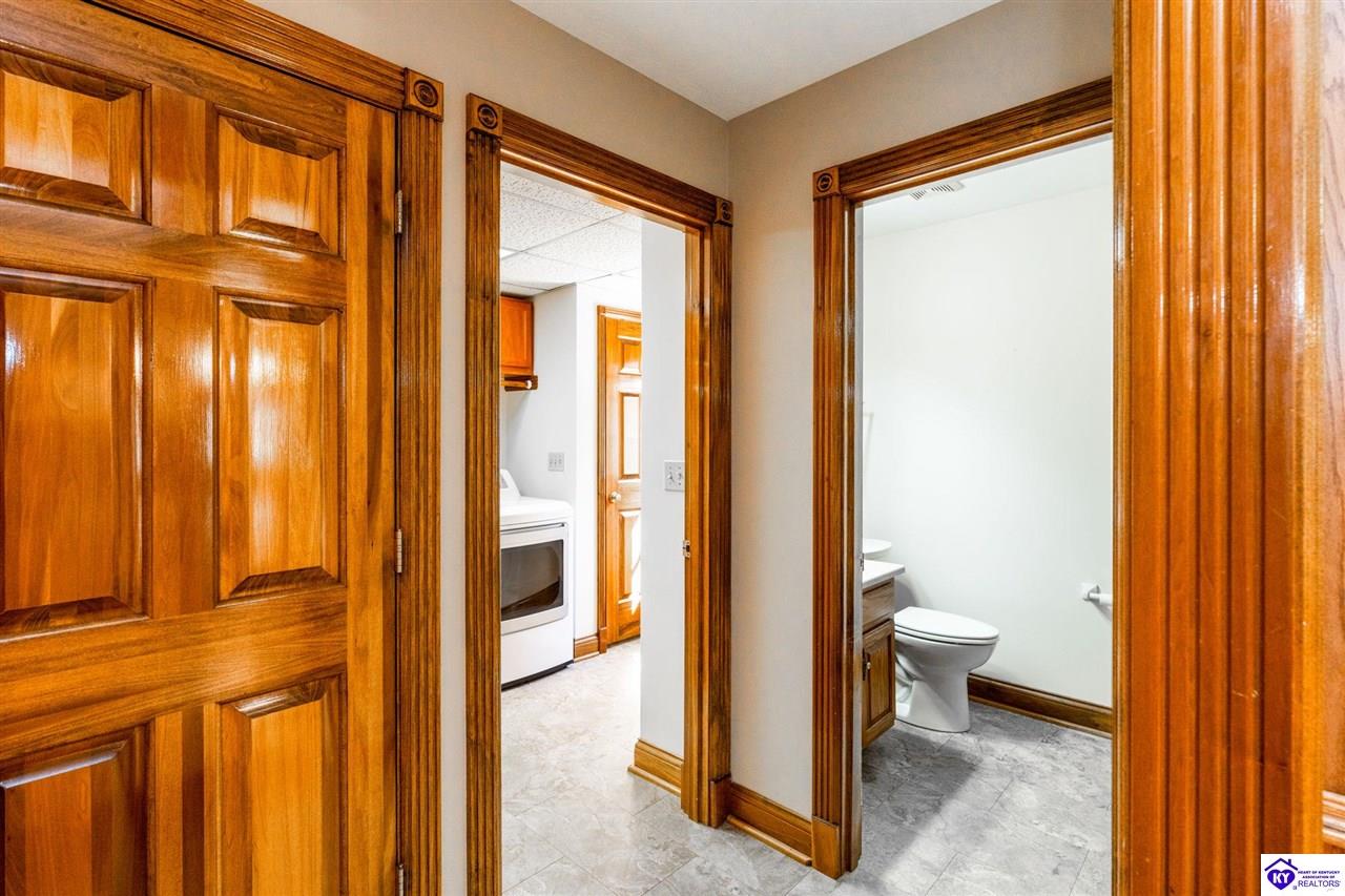 Listing Picture 404 S Maple Street Elizabethtown, KY 42701 MLS HK24004123