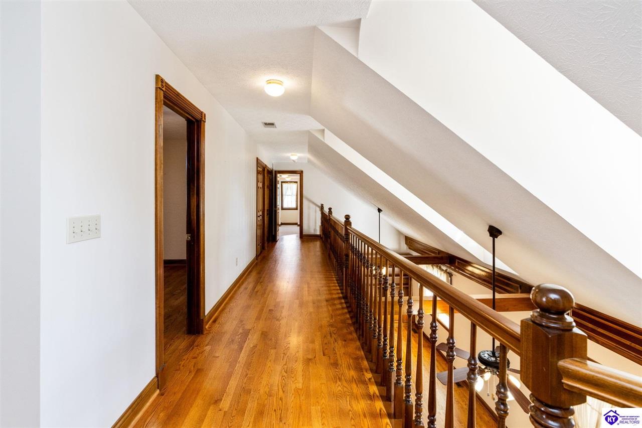 Listing Picture 404 S Maple Street Elizabethtown, KY 42701 MLS HK24004123