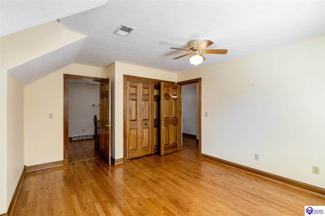 Listing Picture 404 S Maple Street Elizabethtown, KY 42701 MLS HK24004123