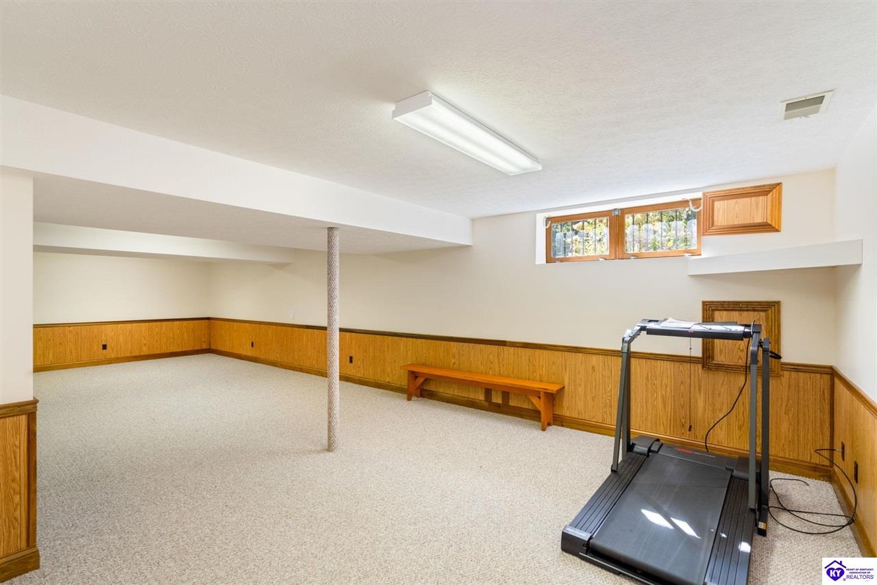 Listing Picture 404 S Maple Street Elizabethtown, KY 42701 MLS HK24004123