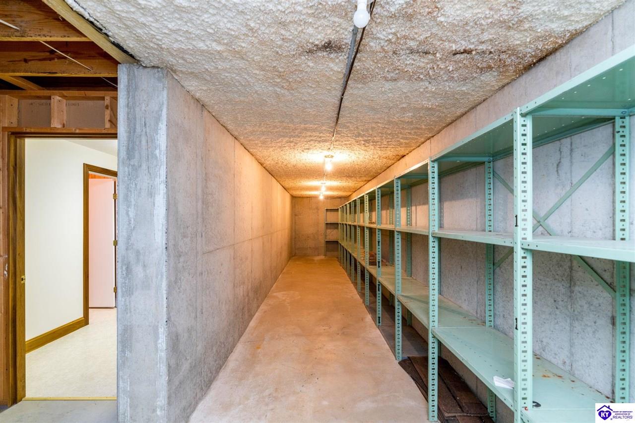 Listing Picture 404 S Maple Street Elizabethtown, KY 42701 MLS HK24004123