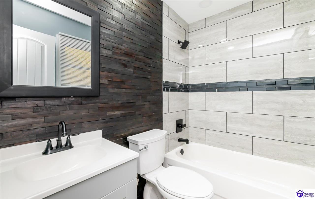 Listing Picture 160 Kentucky Circle Radcliff, KY 40160 MLS HK24004124