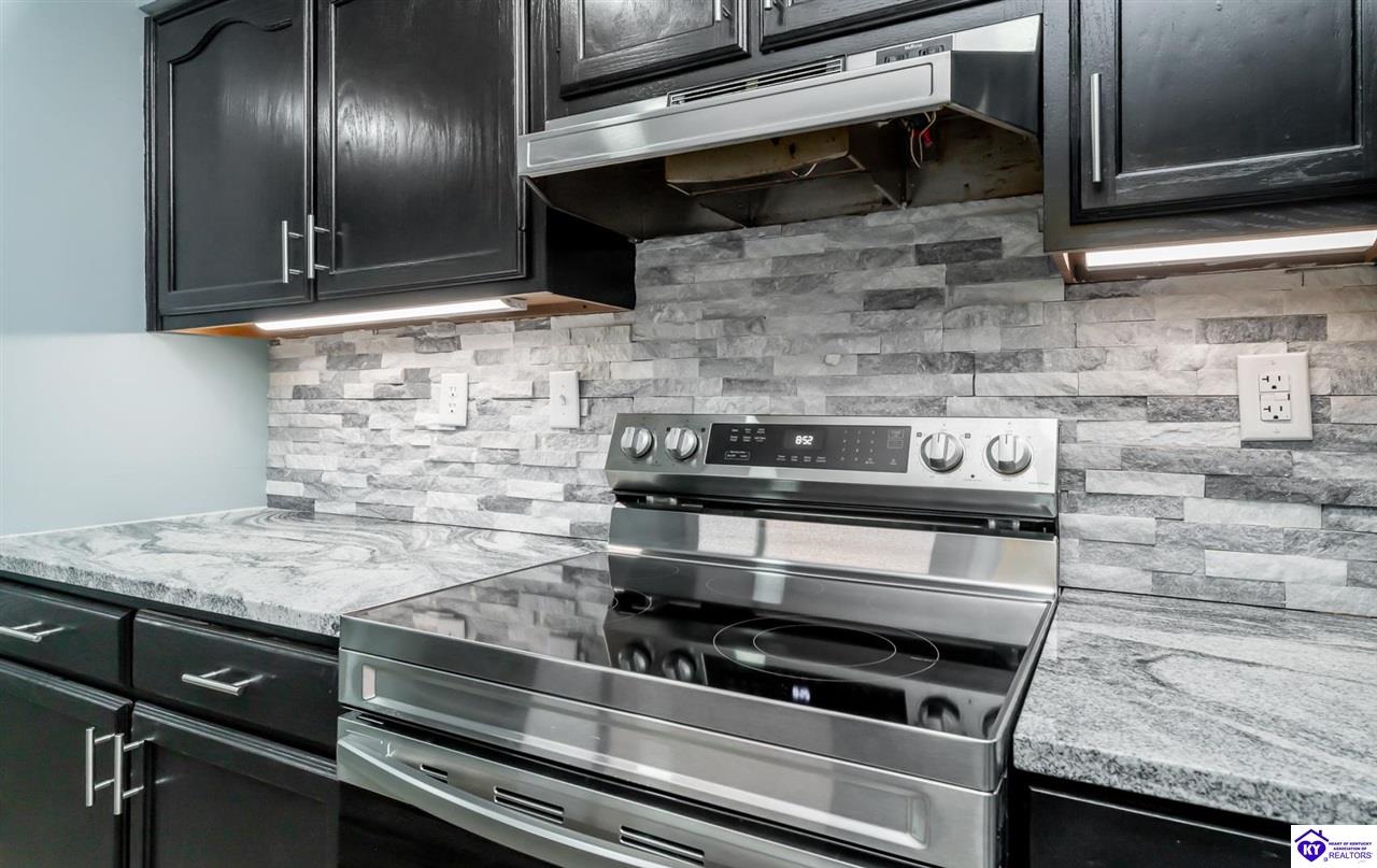 Listing Picture 160 Kentucky Circle Radcliff, KY 40160 MLS HK24004124