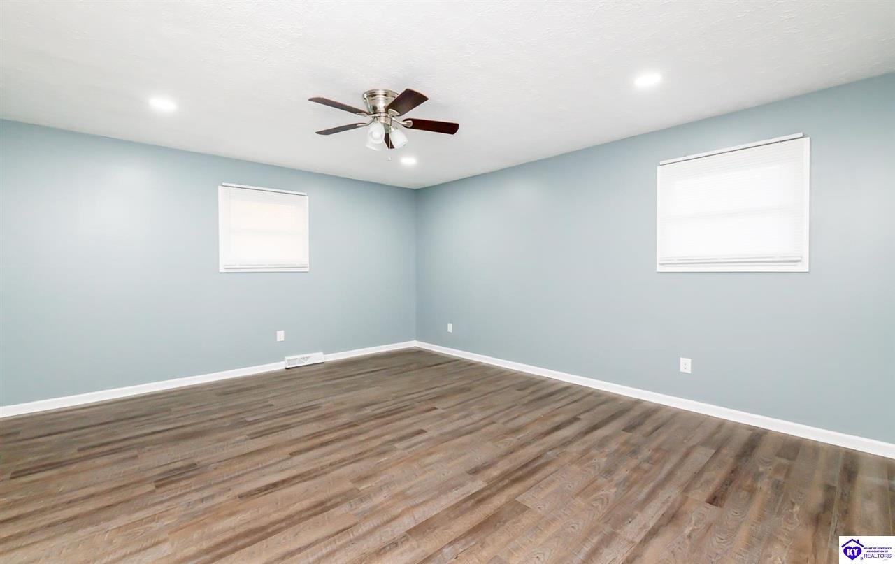 Listing Picture 160 Kentucky Circle Radcliff, KY 40160 MLS HK24004124