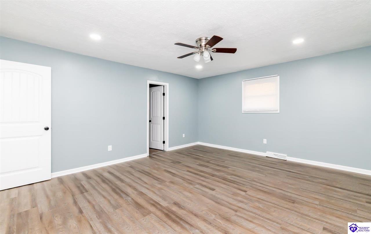 Listing Picture 160 Kentucky Circle Radcliff, KY 40160 MLS HK24004124