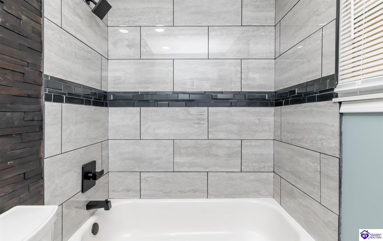 Listing Picture 160 Kentucky Circle Radcliff, KY 40160 MLS HK24004124