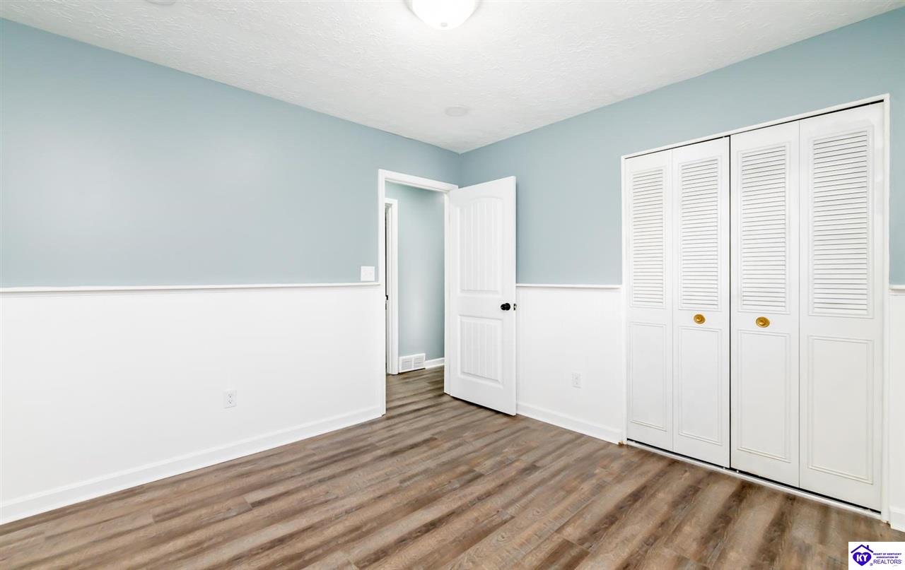 Listing Picture 160 Kentucky Circle Radcliff, KY 40160 MLS HK24004124