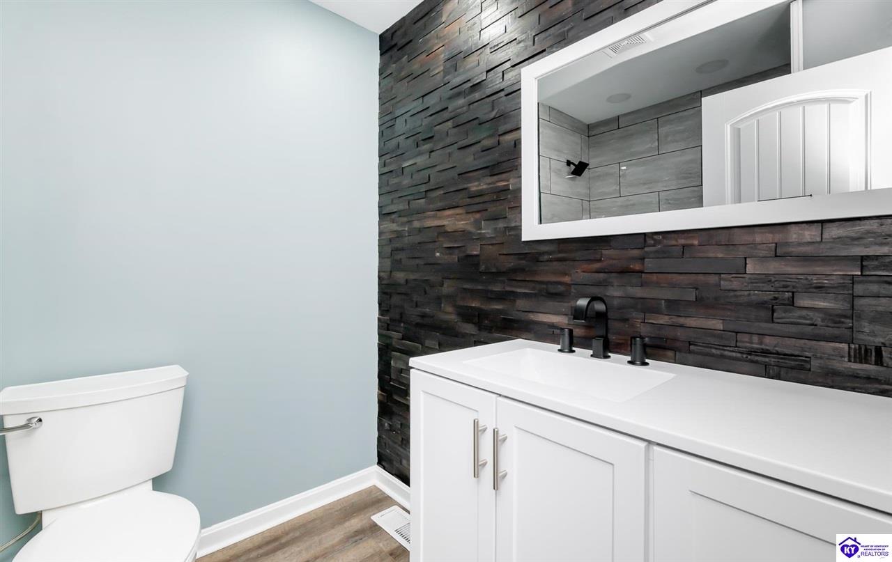 Listing Picture 160 Kentucky Circle Radcliff, KY 40160 MLS HK24004124