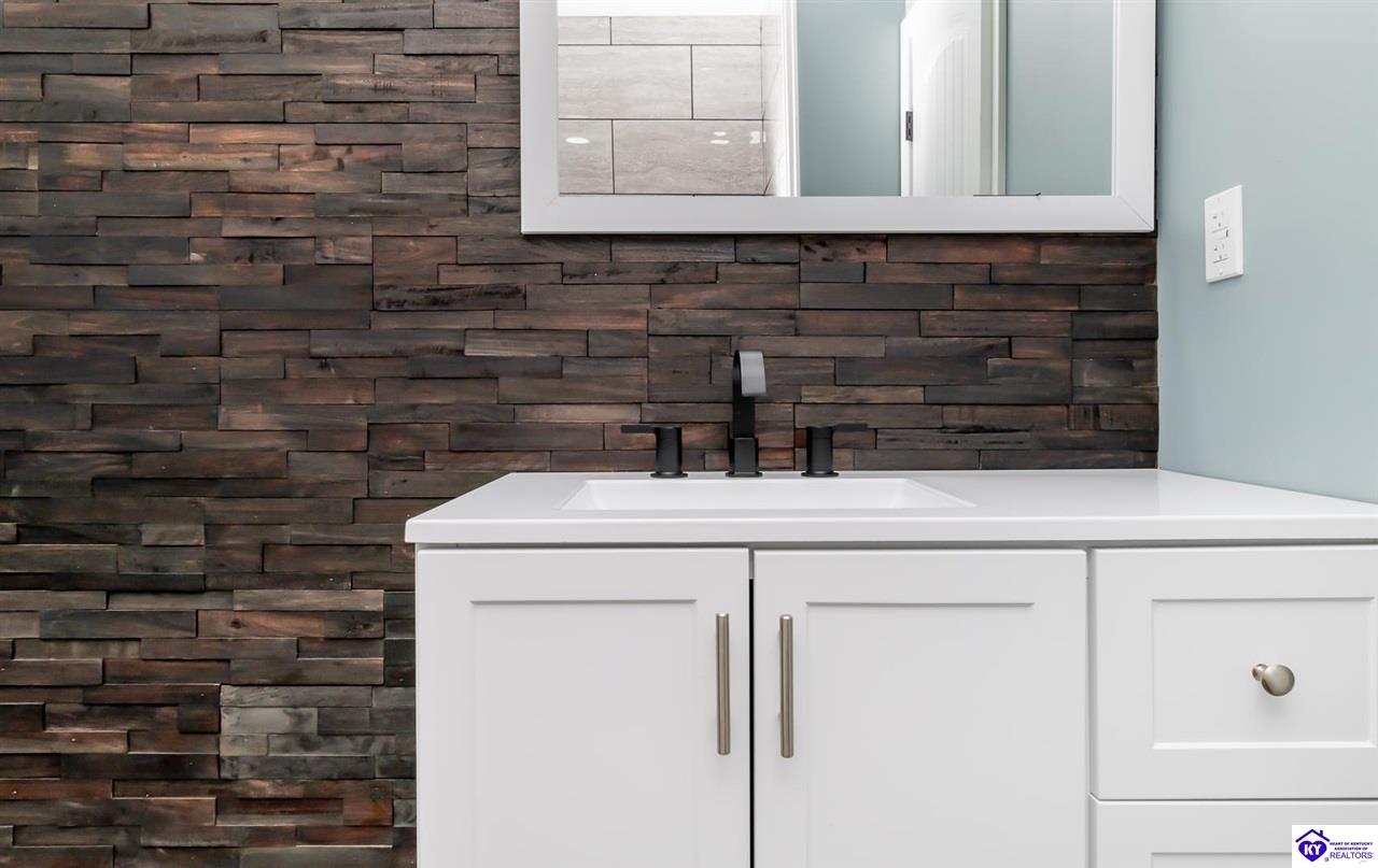 Listing Picture 160 Kentucky Circle Radcliff, KY 40160 MLS HK24004124