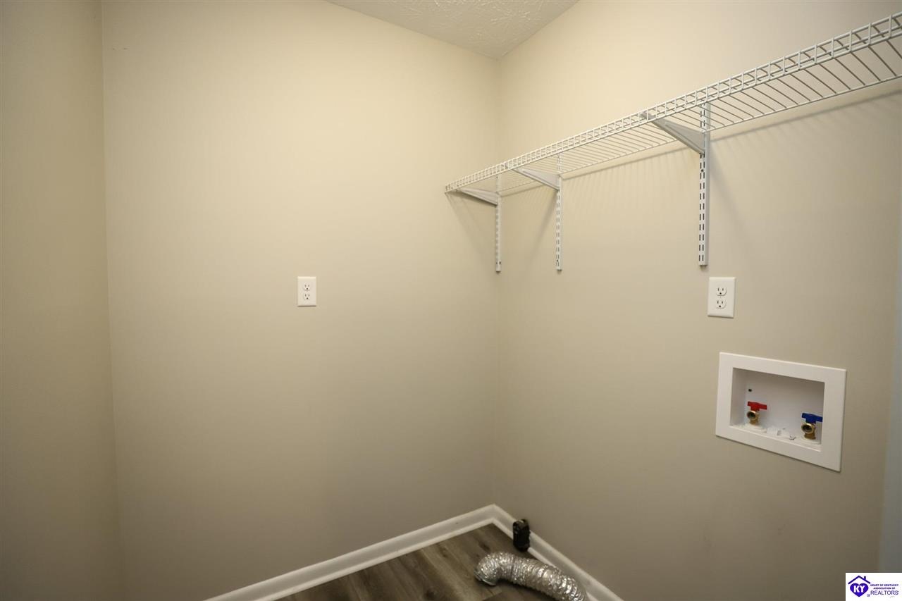 Listing Picture 144 Barbara Circle Elizabethtown, KY 42701 MLS HK24004138