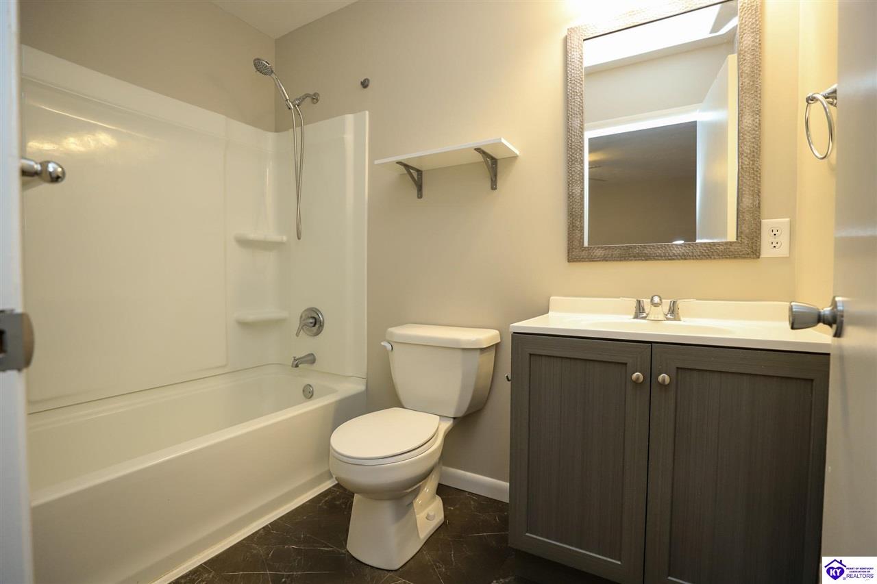 Listing Picture 144 Barbara Circle Elizabethtown, KY 42701 MLS HK24004138