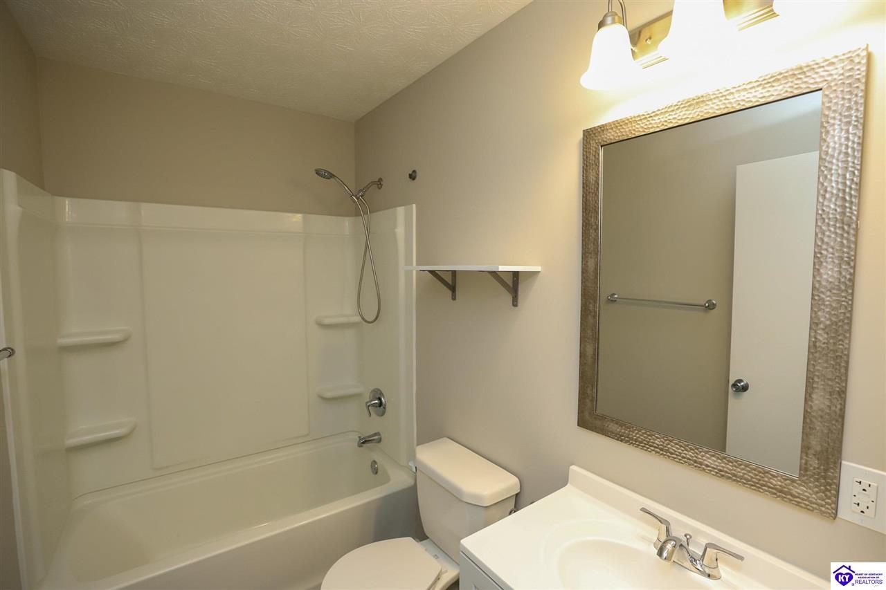 Listing Picture 144 Barbara Circle Elizabethtown, KY 42701 MLS HK24004138