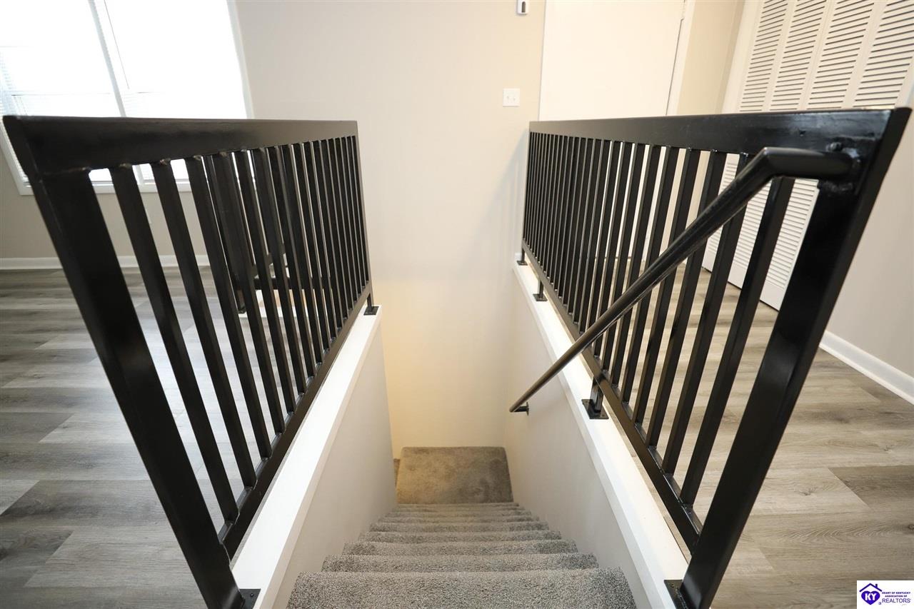 Listing Picture 144 Barbara Circle Elizabethtown, KY 42701 MLS HK24004138