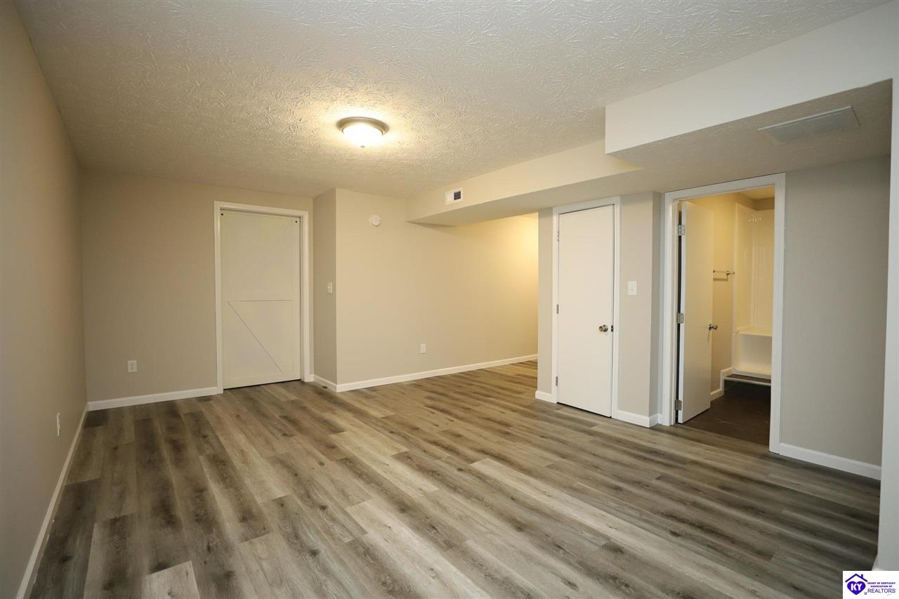 Listing Picture 144 Barbara Circle Elizabethtown, KY 42701 MLS HK24004138