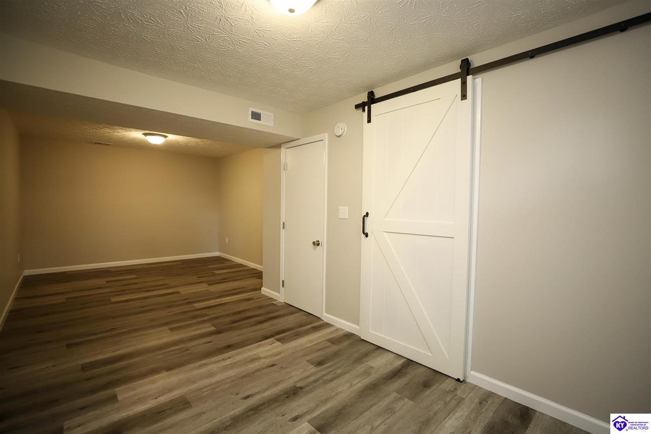 Listing Picture 144 Barbara Circle Elizabethtown, KY 42701 MLS HK24004138