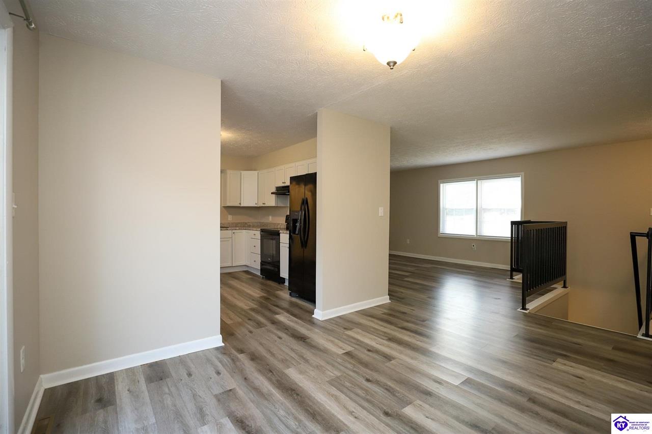 Listing Picture 144 Barbara Circle Elizabethtown, KY 42701 MLS HK24004138