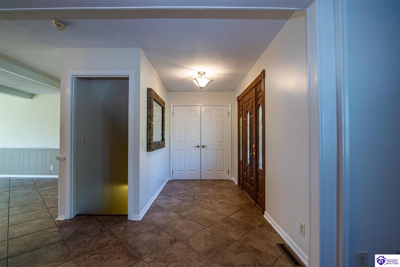 Listing Picture 864 Hillcrest Drive Radcliff, KY 40160 MLS HK24004147