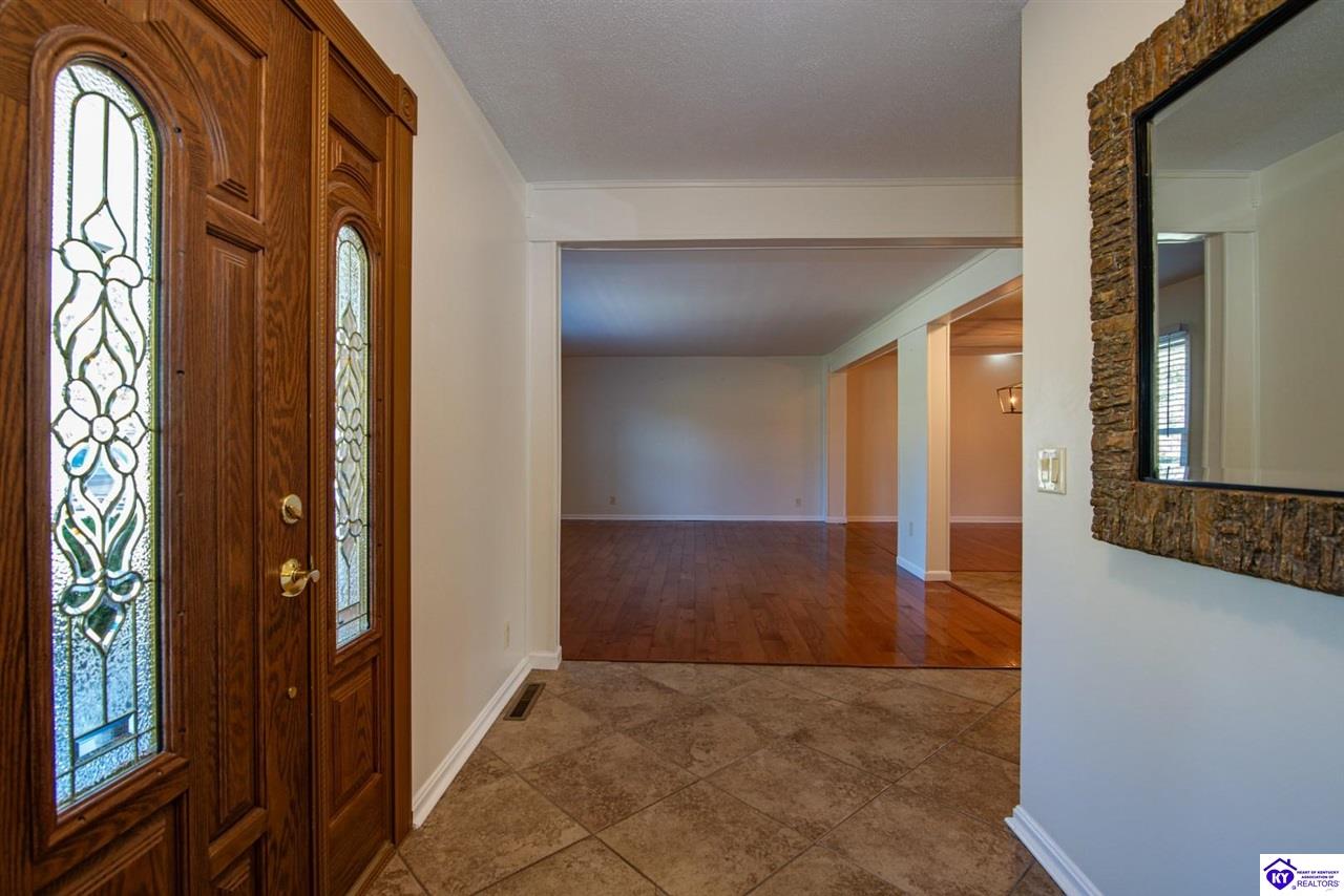 Listing Picture 864 Hillcrest Drive Radcliff, KY 40160 MLS HK24004147