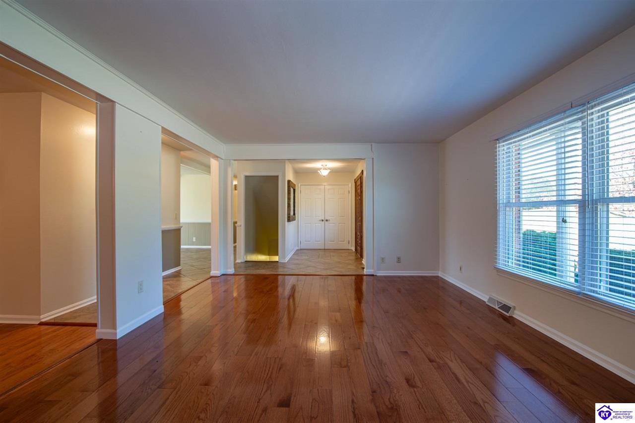 Listing Picture 864 Hillcrest Drive Radcliff, KY 40160 MLS HK24004147