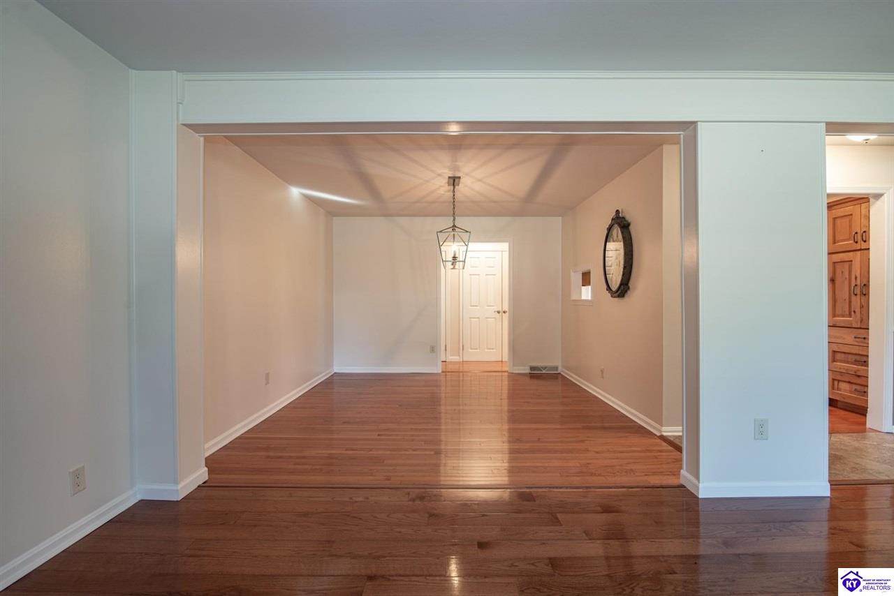 Listing Picture 864 Hillcrest Drive Radcliff, KY 40160 MLS HK24004147