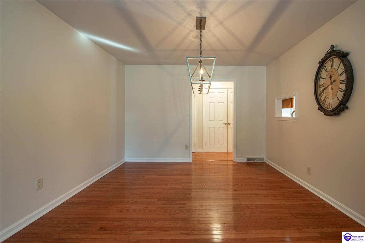 Listing Picture 864 Hillcrest Drive Radcliff, KY 40160 MLS HK24004147