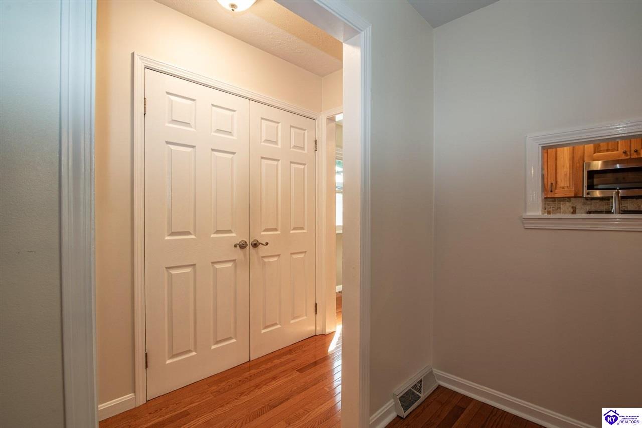 Listing Picture 864 Hillcrest Drive Radcliff, KY 40160 MLS HK24004147