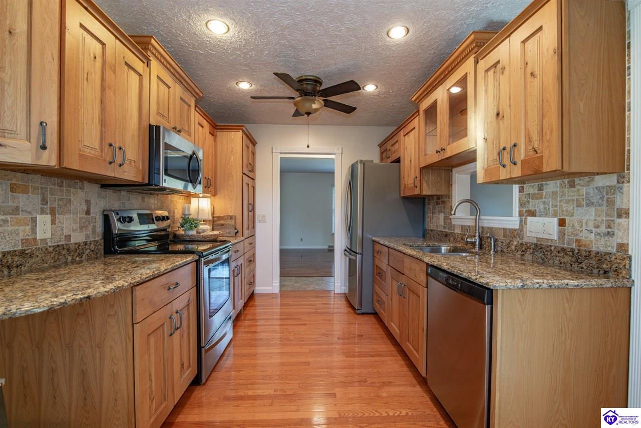 Listing Picture 864 Hillcrest Drive Radcliff, KY 40160 MLS HK24004147