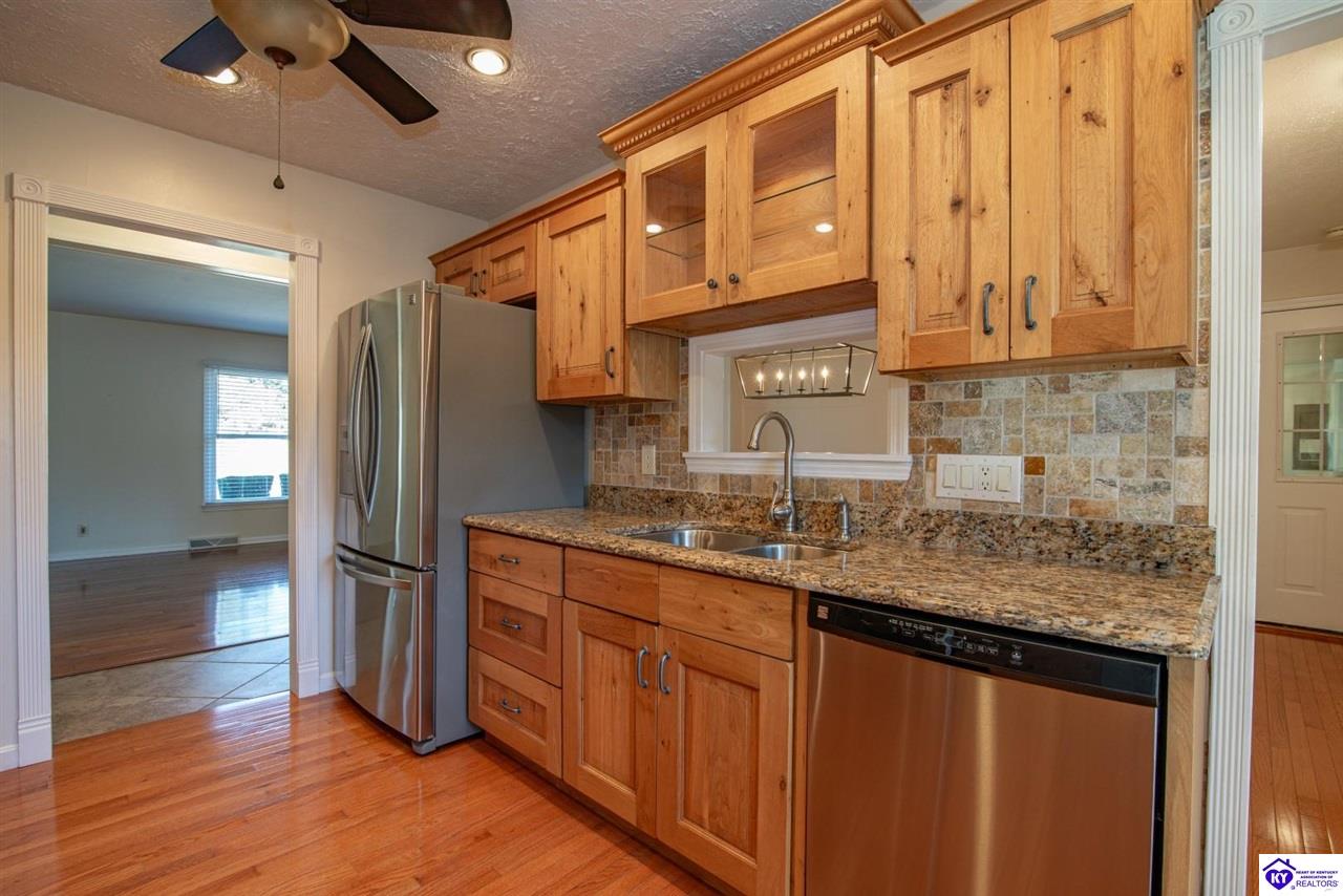 Listing Picture 864 Hillcrest Drive Radcliff, KY 40160 MLS HK24004147