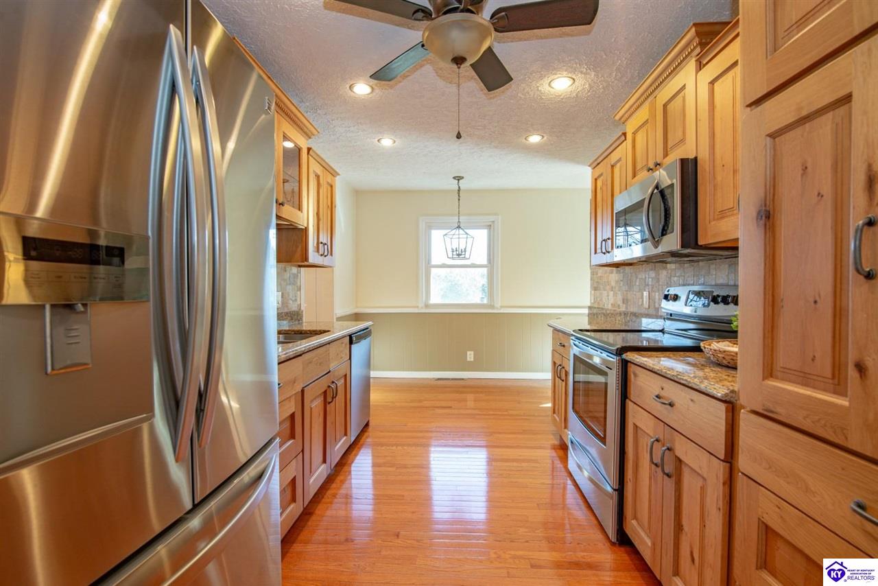 Listing Picture 864 Hillcrest Drive Radcliff, KY 40160 MLS HK24004147