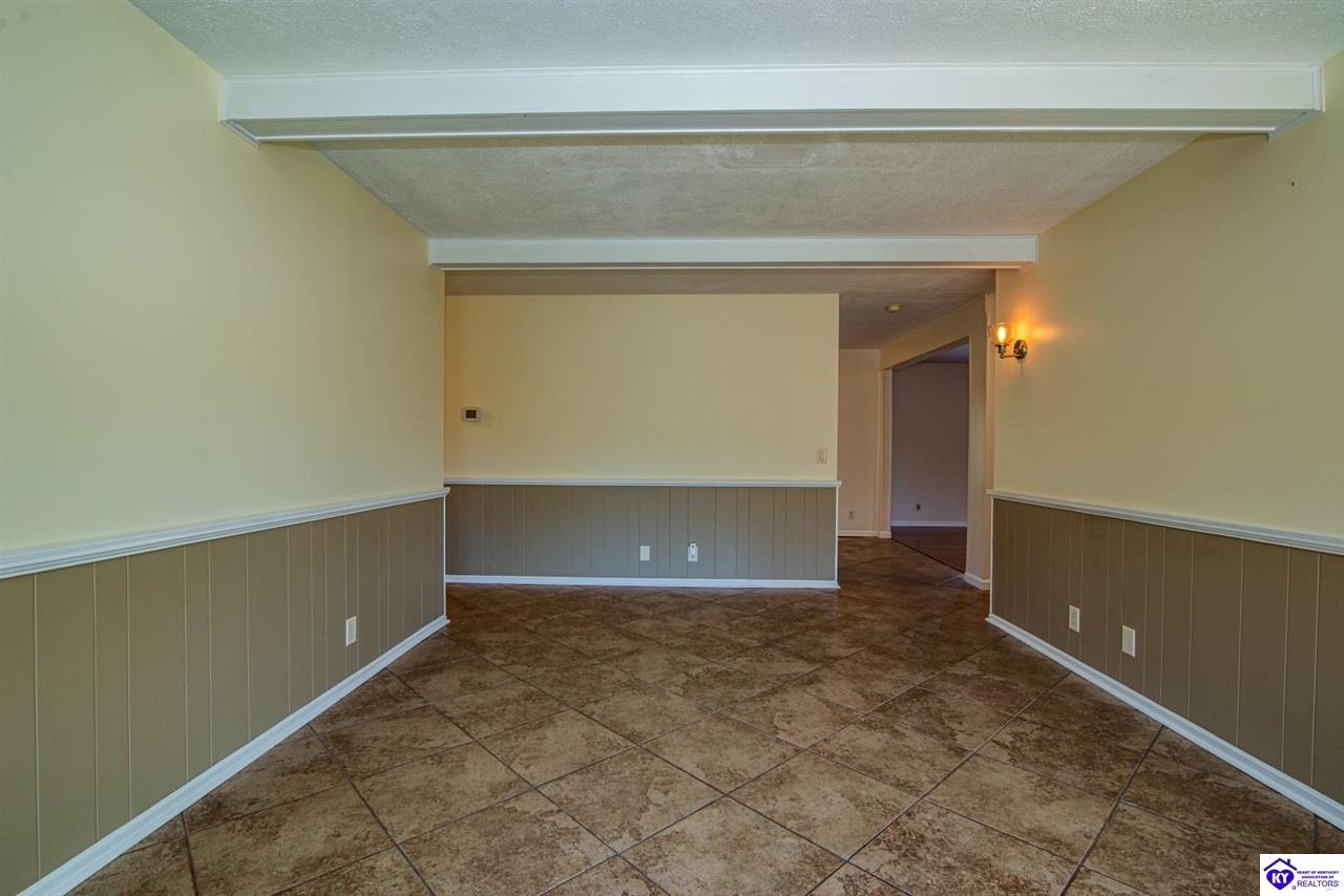 Listing Picture 864 Hillcrest Drive Radcliff, KY 40160 MLS HK24004147