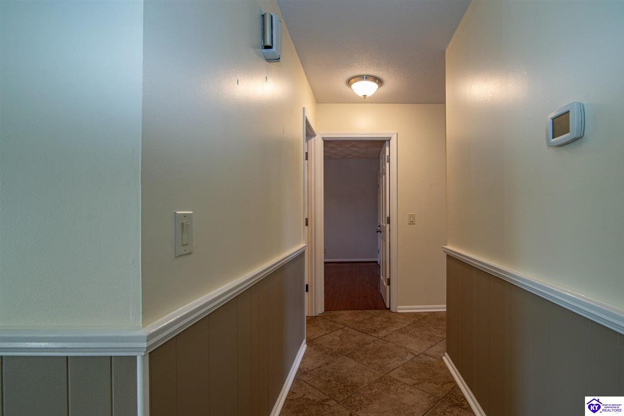 Listing Picture 864 Hillcrest Drive Radcliff, KY 40160 MLS HK24004147