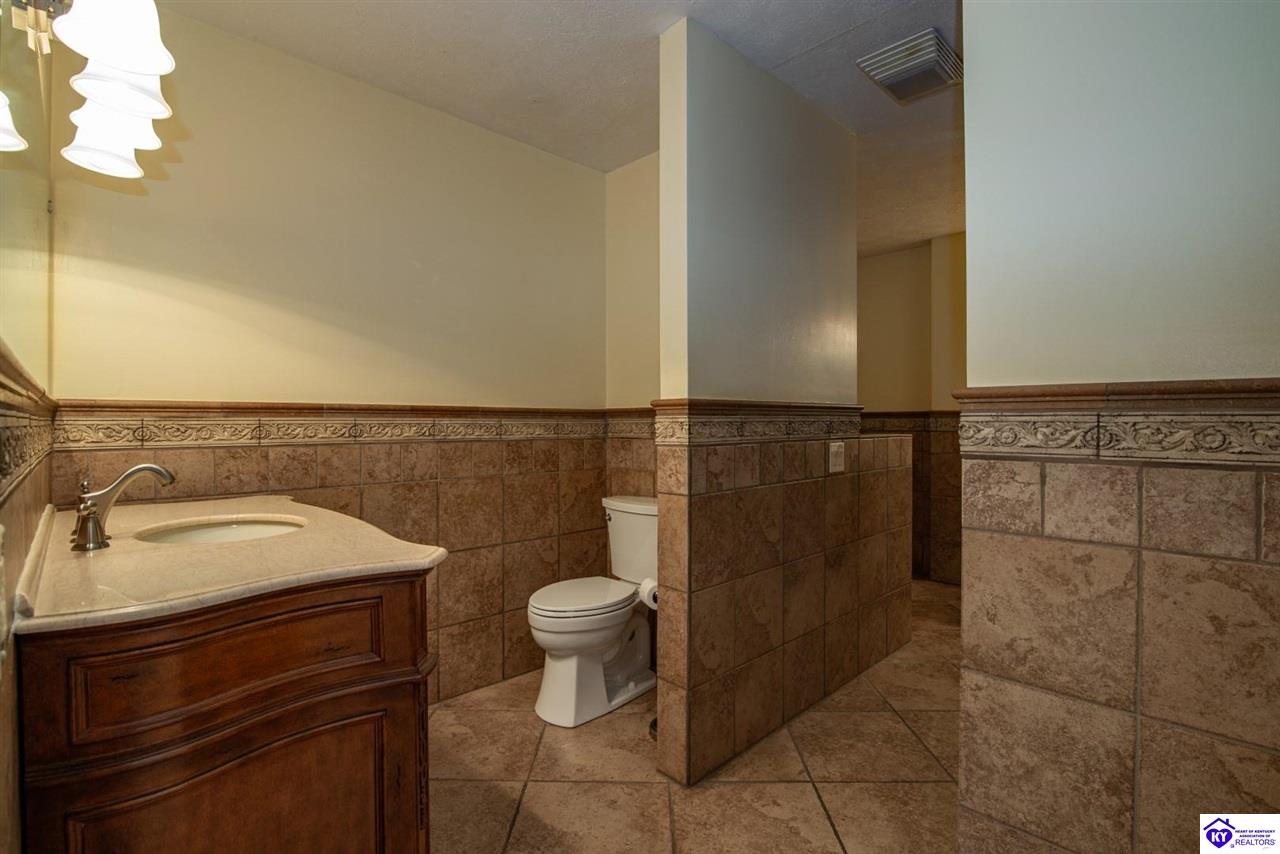 Listing Picture 864 Hillcrest Drive Radcliff, KY 40160 MLS HK24004147