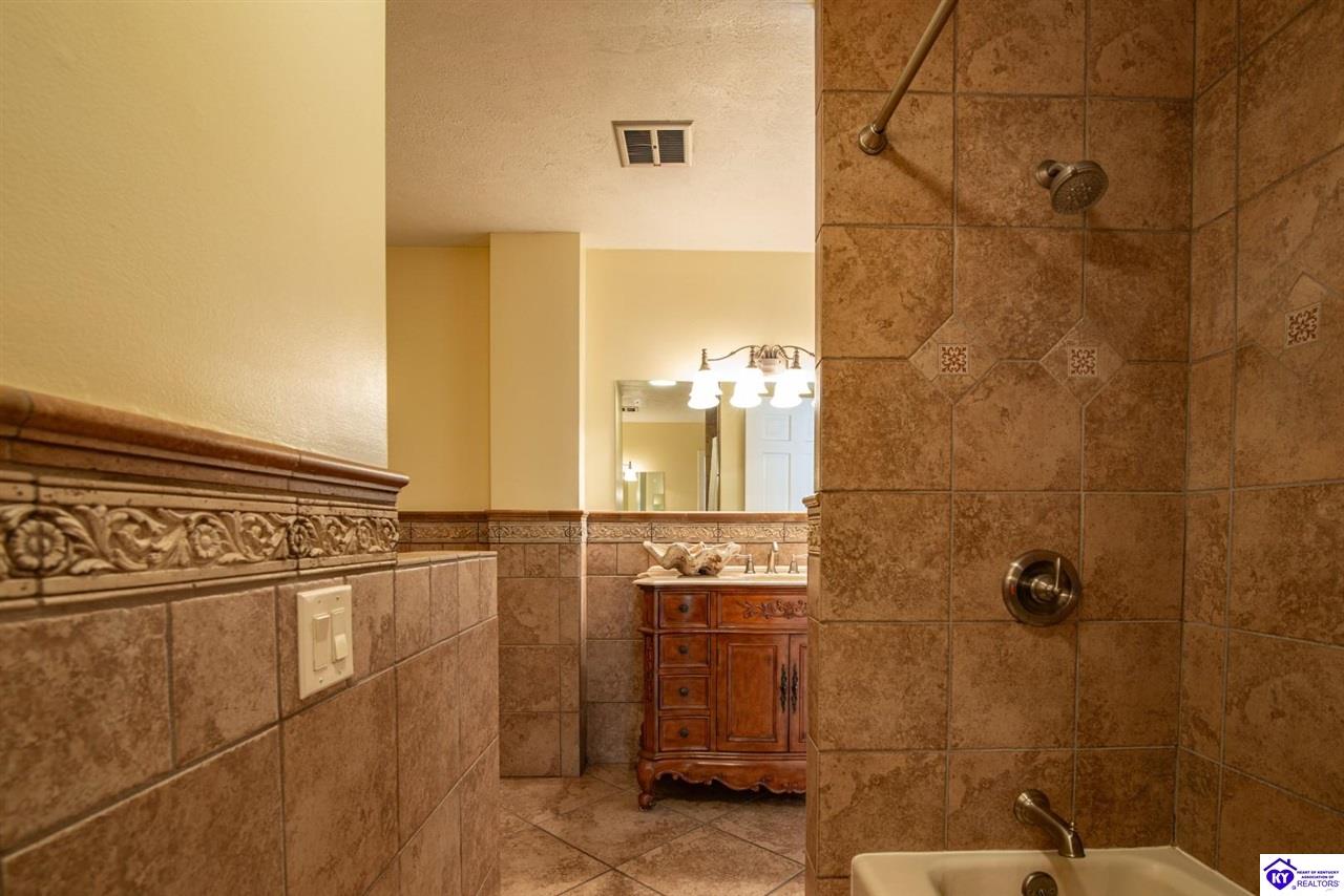 Listing Picture 864 Hillcrest Drive Radcliff, KY 40160 MLS HK24004147