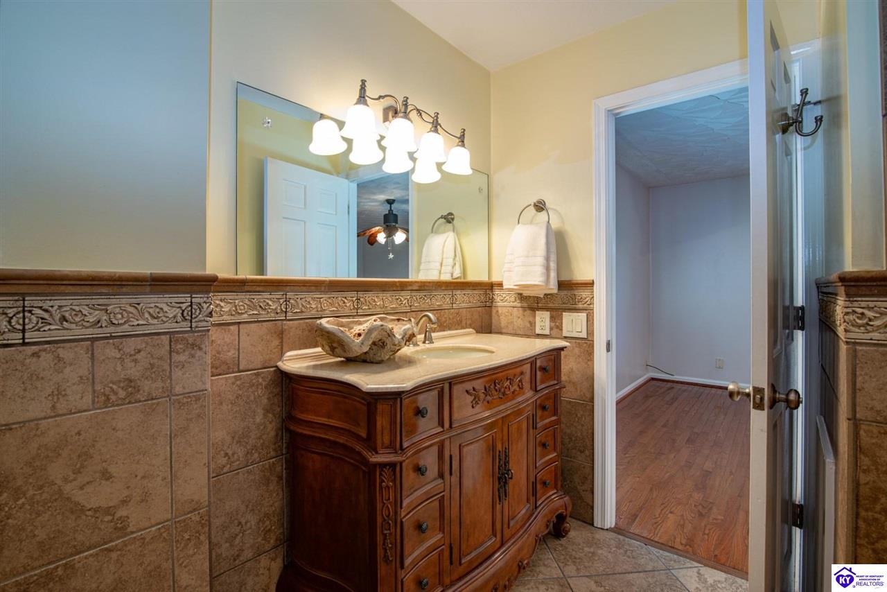 Listing Picture 864 Hillcrest Drive Radcliff, KY 40160 MLS HK24004147