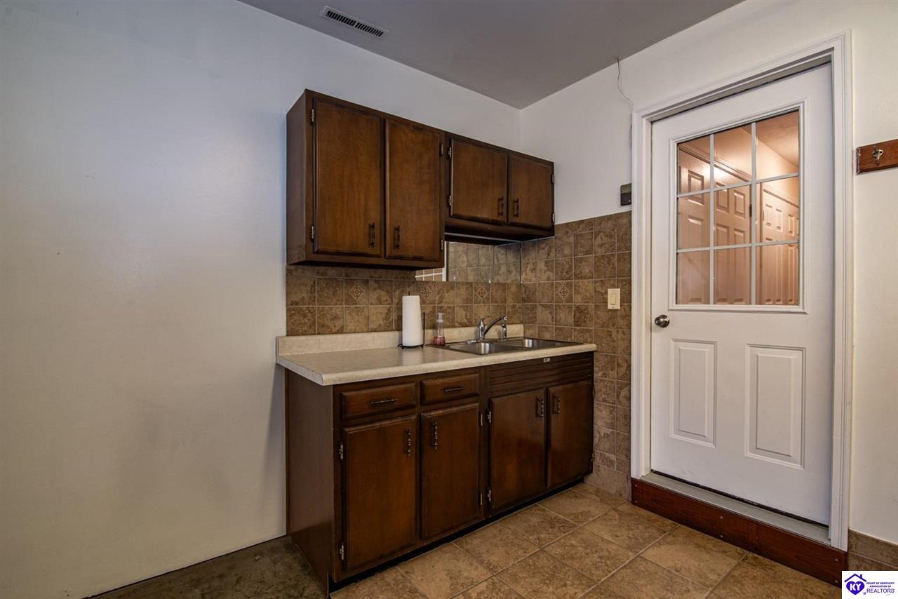 Listing Picture 864 Hillcrest Drive Radcliff, KY 40160 MLS HK24004147