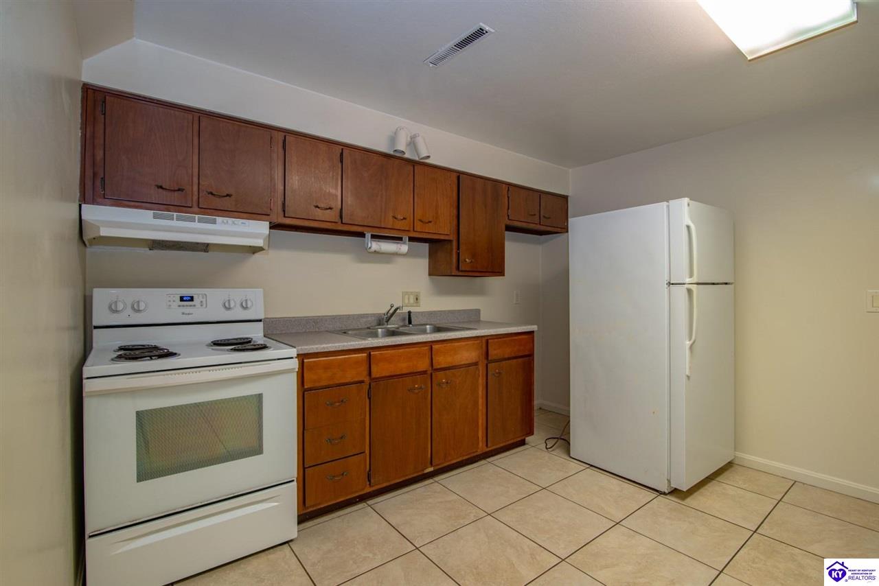 Listing Picture 864 Hillcrest Drive Radcliff, KY 40160 MLS HK24004147