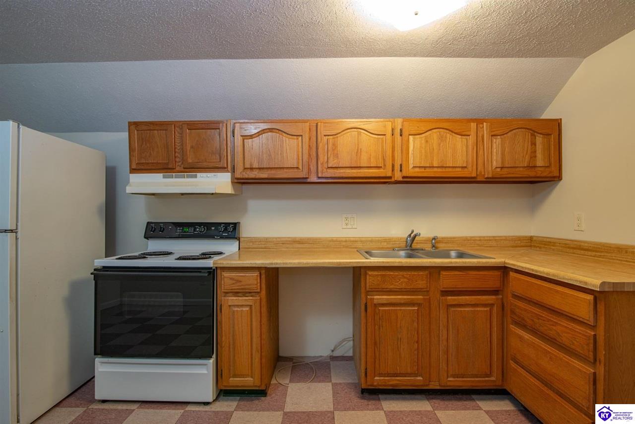 Listing Picture 864 Hillcrest Drive Radcliff, KY 40160 MLS HK24004147