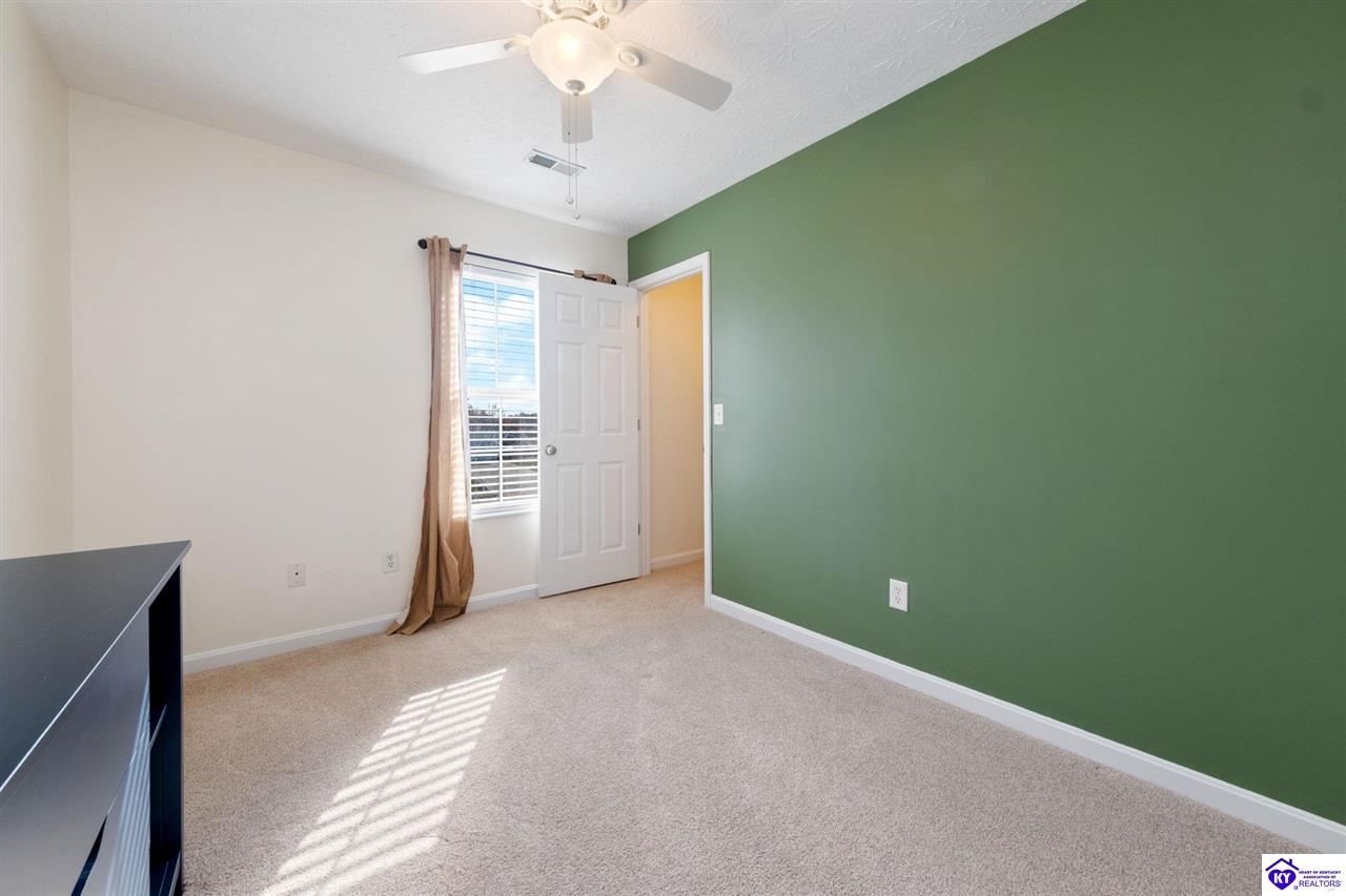 Listing Picture 104 Grapevine Court Elizabethtown, KY 42701 MLS HK24004159