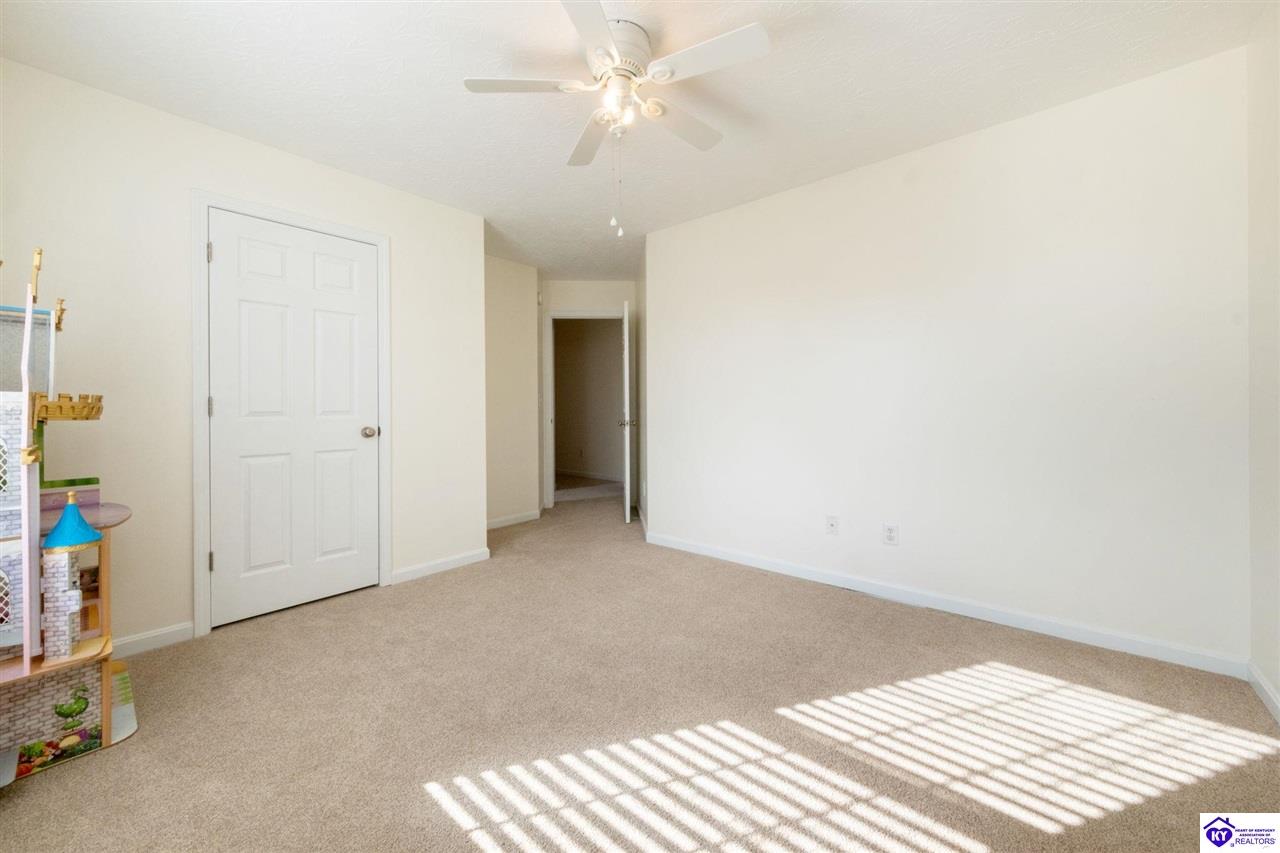 Listing Picture 104 Grapevine Court Elizabethtown, KY 42701 MLS HK24004159