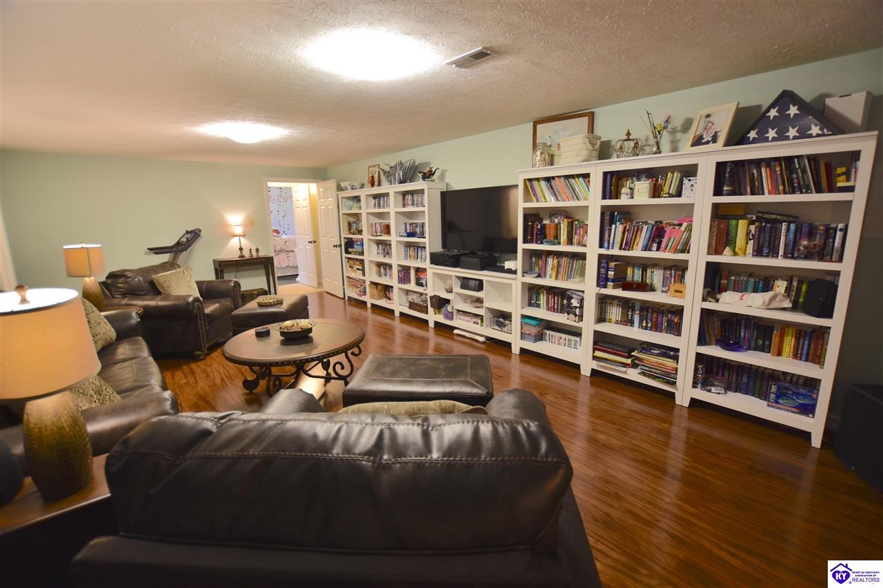 Listing Picture 351 Graceland Trail Elizabethtown, KY 42701 MLS HK24004174