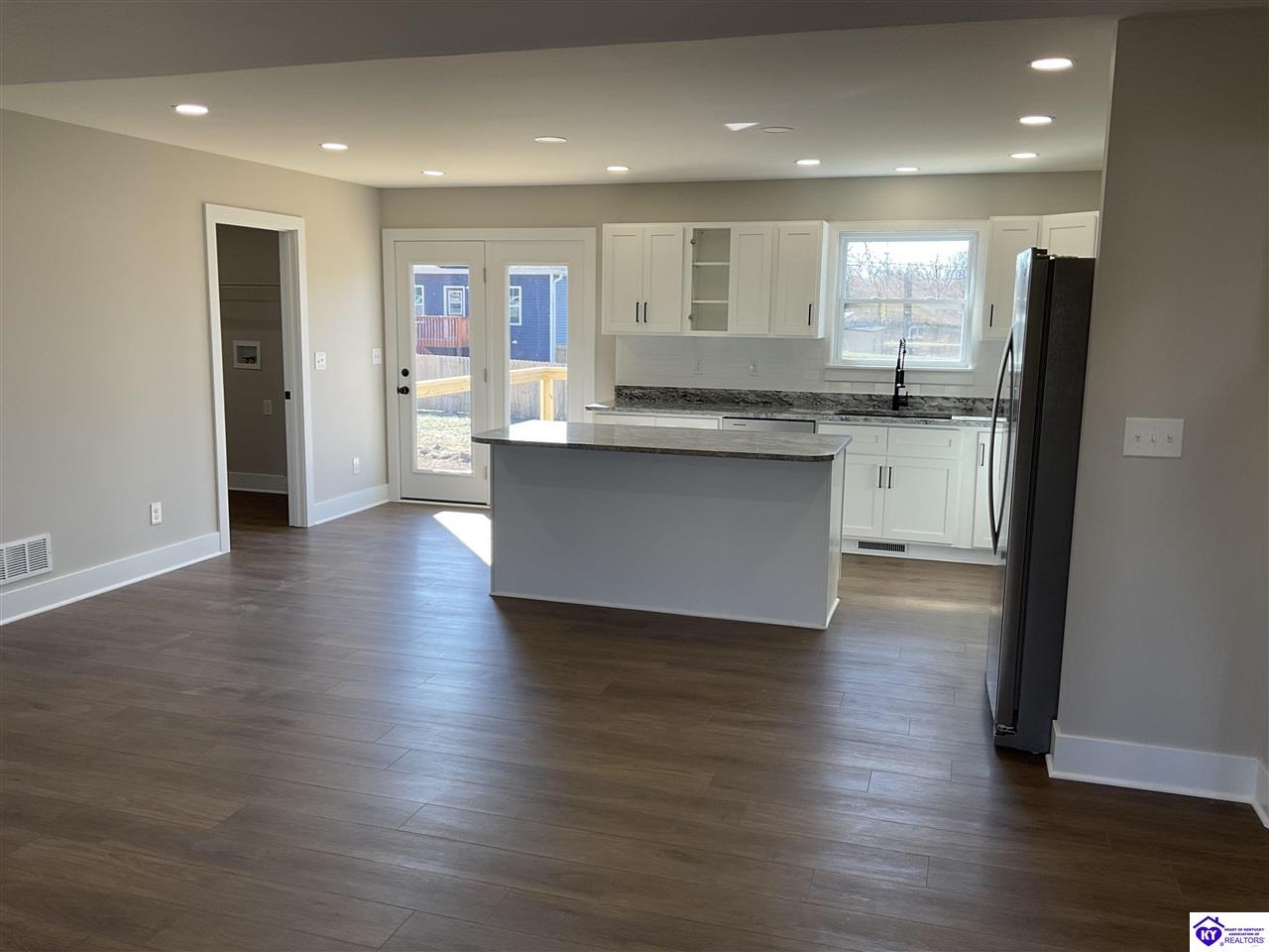 Listing Picture 205 Peck Street Vine Grove, KY 40175 MLS HK24004192