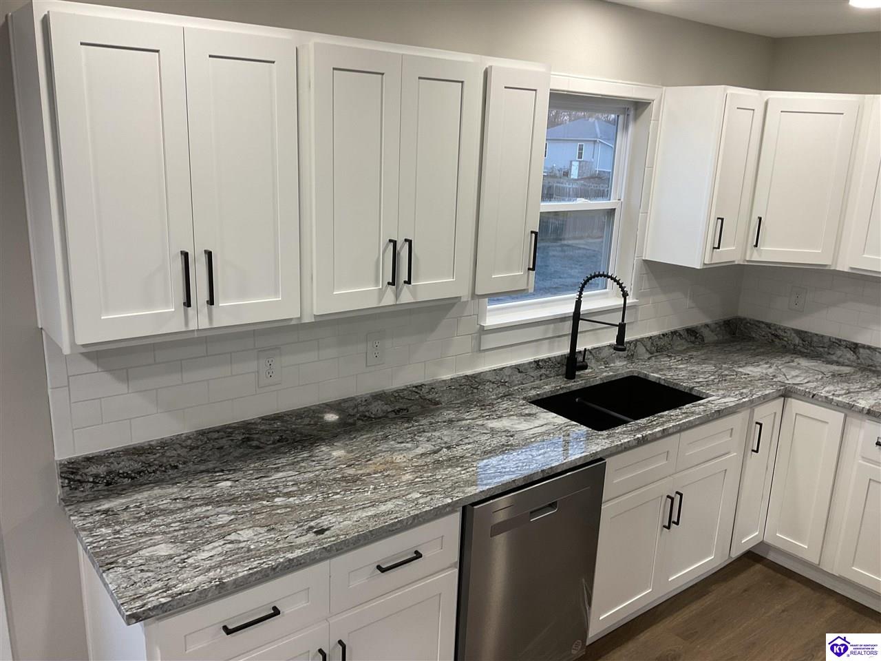 Listing Picture 205 Peck Street Vine Grove, KY 40175 MLS HK24004192