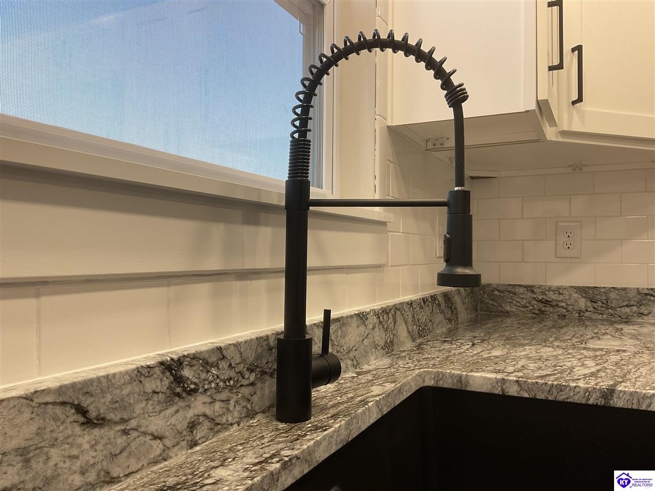 Listing Picture 205 Peck Street Vine Grove, KY 40175 MLS HK24004192