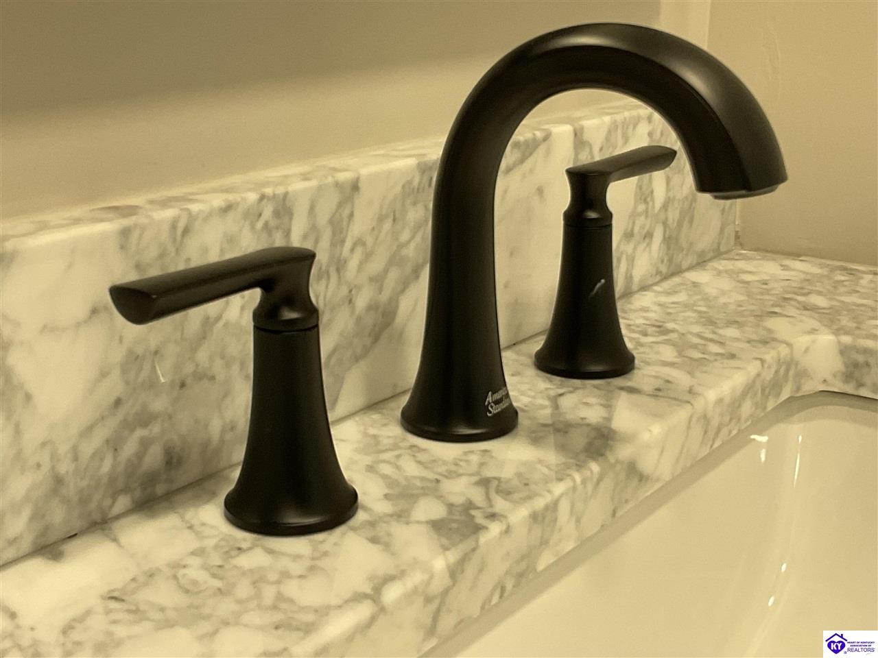 Listing Picture 205 Peck Street Vine Grove, KY 40175 MLS HK24004192