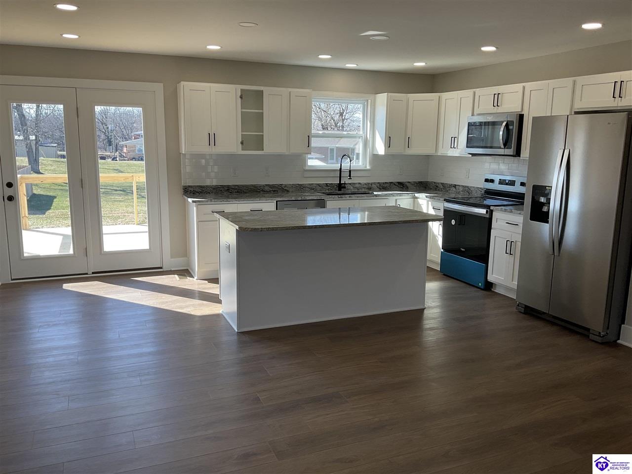 Listing Picture 205 Peck Street Vine Grove, KY 40175 MLS HK24004192