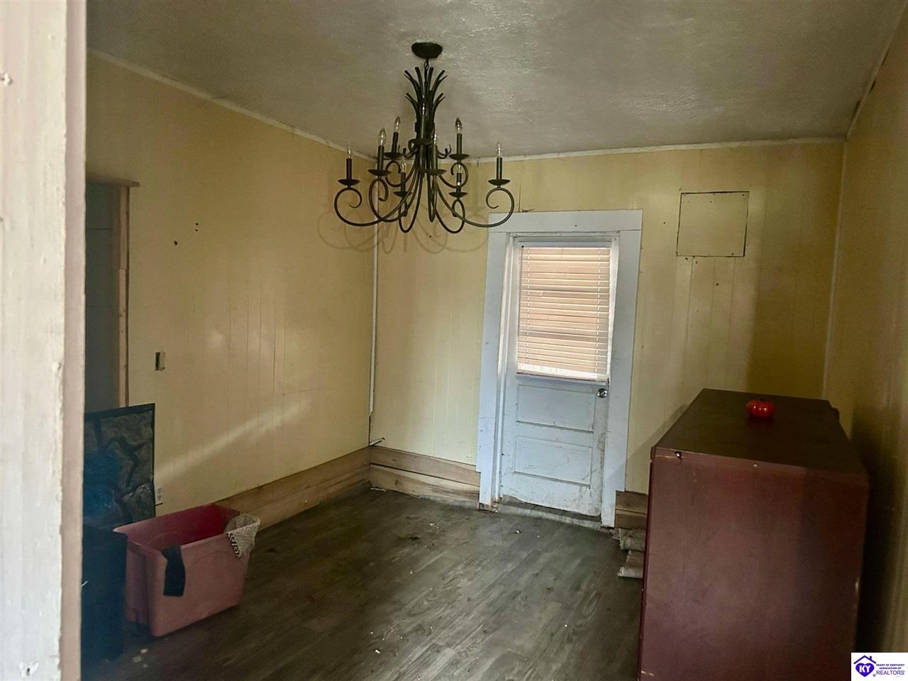 Listing Picture 9 Railroad Circle Bonnieville, KY 42713 MLS HK24004219